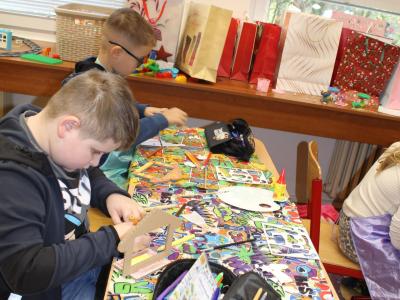 Vyrábění na vánoční tržnici