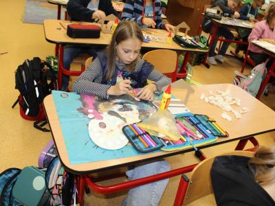 Vyrábění na vánoční tržnici