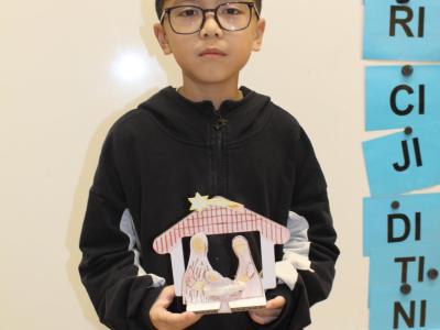 Vyrábění na vánoční tržnici