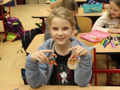 Vyrábění na vánoční tržnici