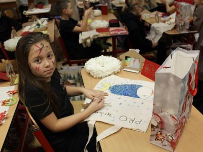 VYRÁBĚNÍ NA VÁNOČNÍ TRŽNICI