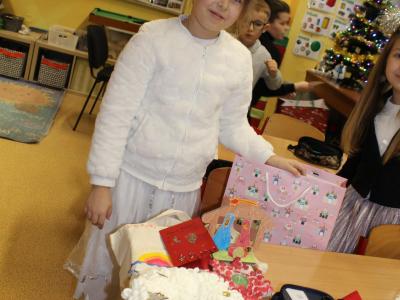 VYRÁBĚNÍ NA VÁNOČNÍ TRŽNICI