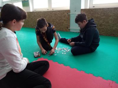 Spolupráce kluci a holky - puzzle