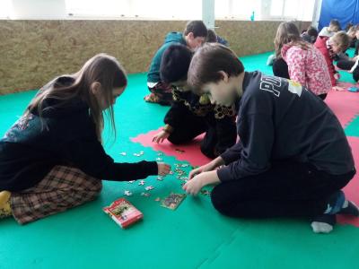 Spolupráce kluci a holky - puzzle