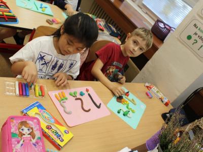 NAŠE PRVNÍ PÍSMENKA A ČÍSLICE